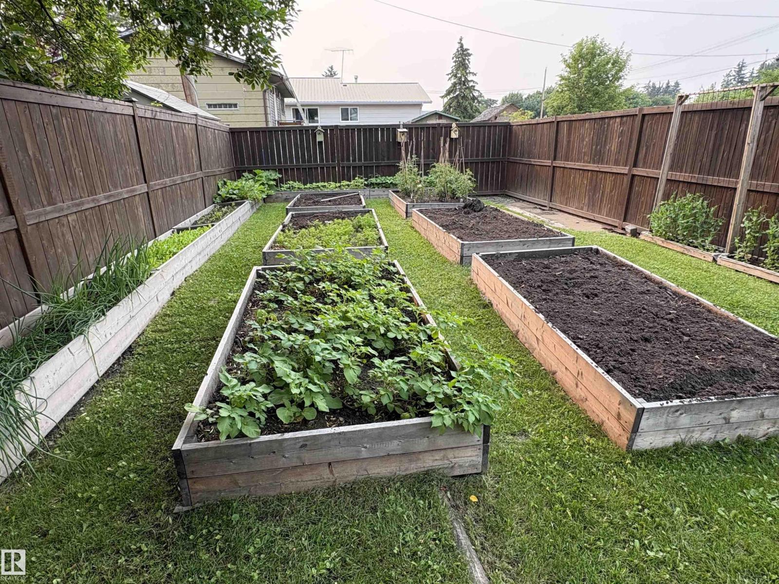 5308 50 St - Image 33