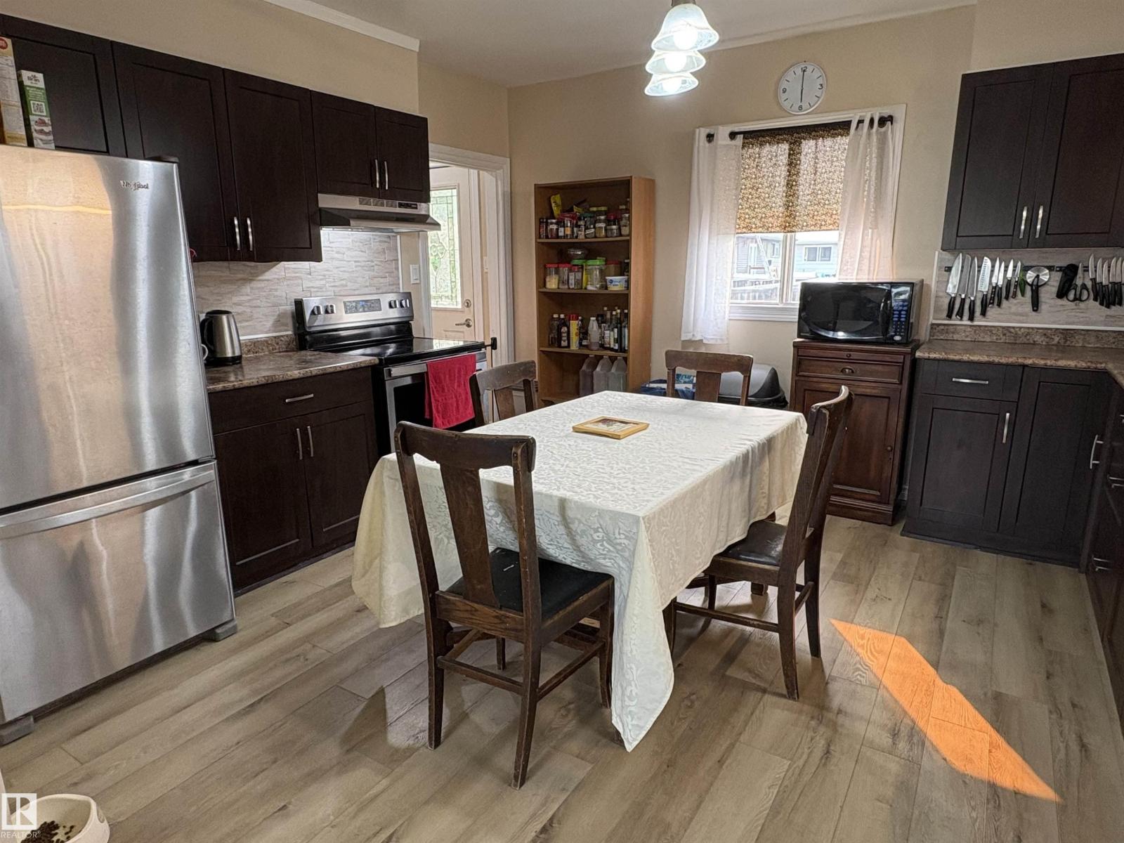 5308 50 St - Image 6
