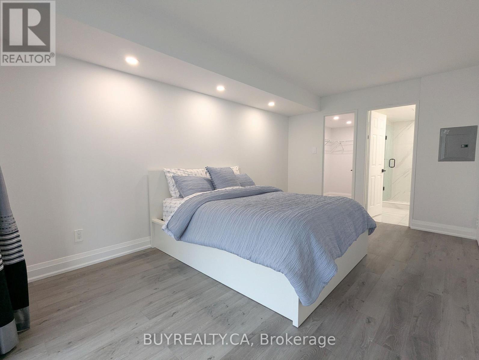 #1603 256 DORIS AVENUE - 21