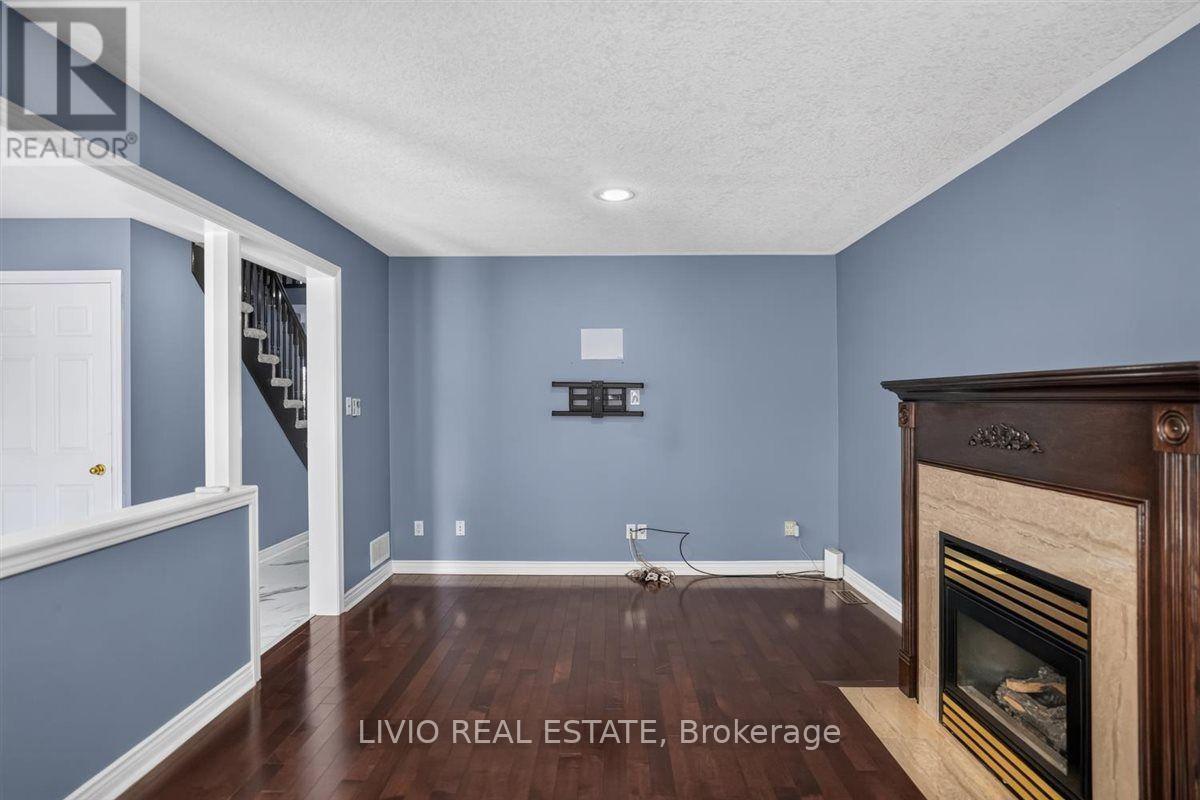 19 KONSTANTINE COURT - 19