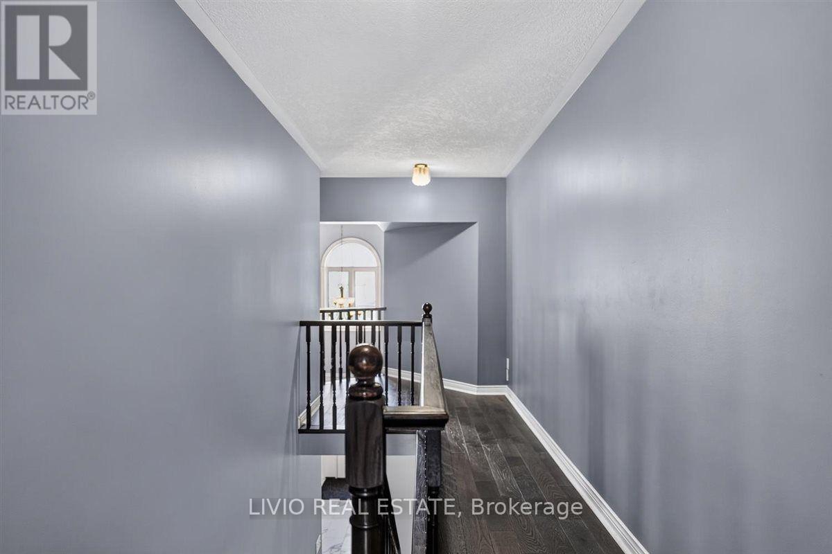 19 KONSTANTINE COURT - 21