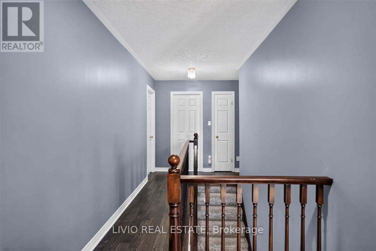 19 KONSTANTINE COURT - 23