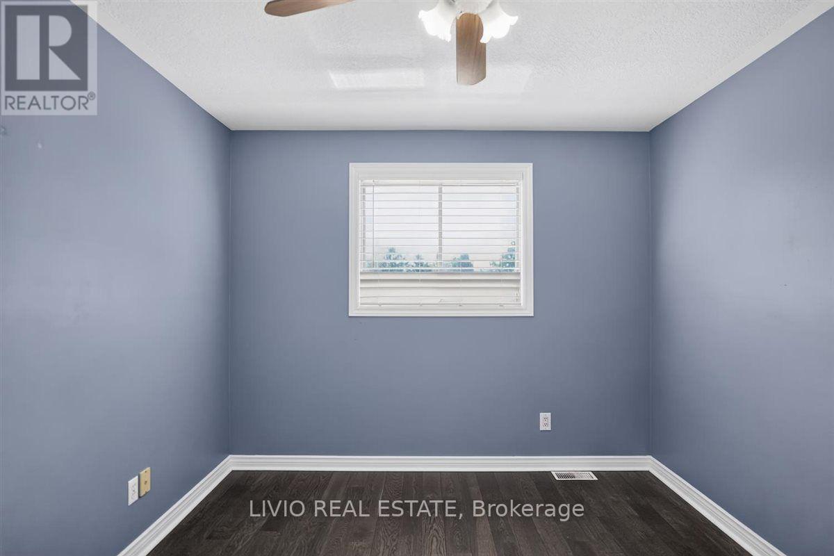 19 KONSTANTINE COURT - 31