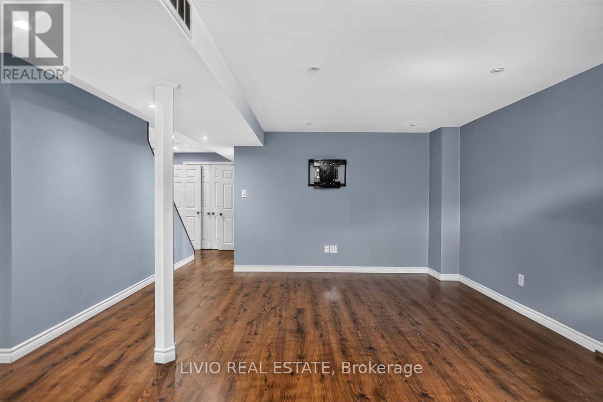 19 KONSTANTINE COURT - 35