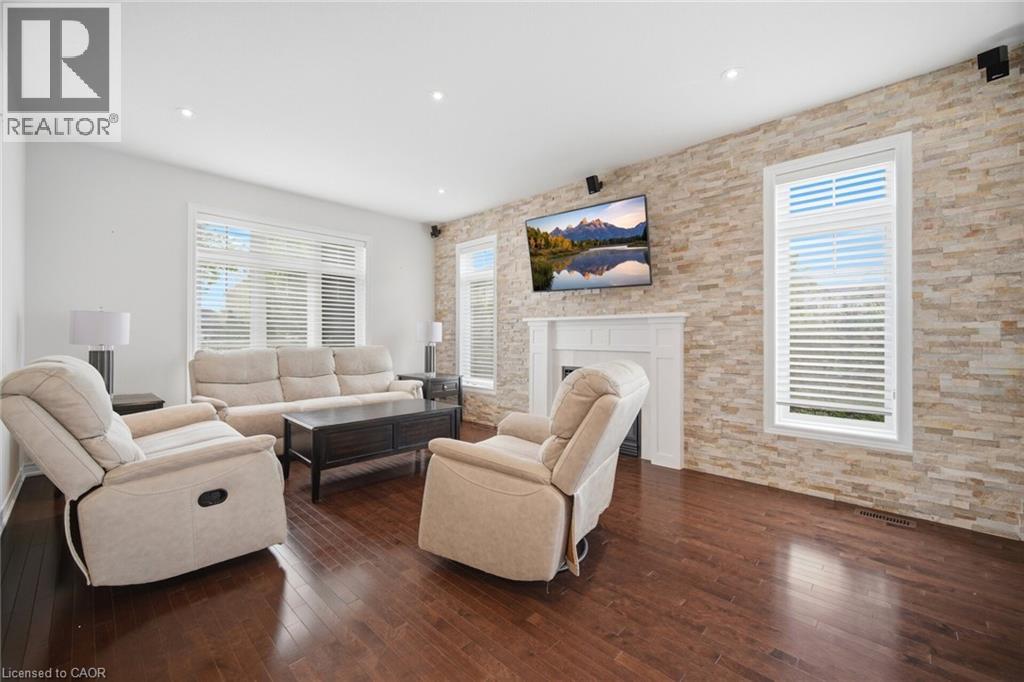 58 DOON CREEK Street - 8