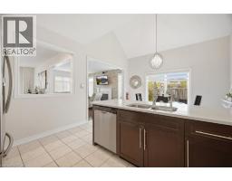 Living room - 58 Doon Creek Street, Kitchener, ON N2R0B6 Photo 15