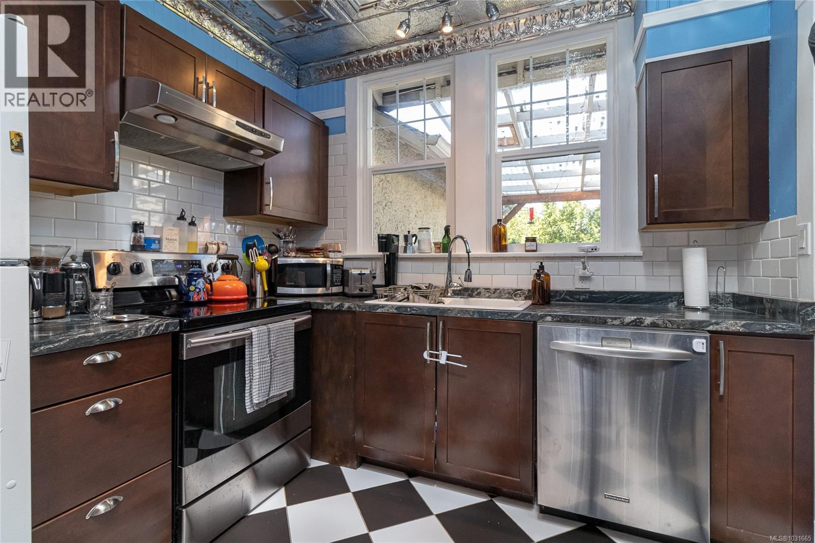 2920 Shakespeare St - 24