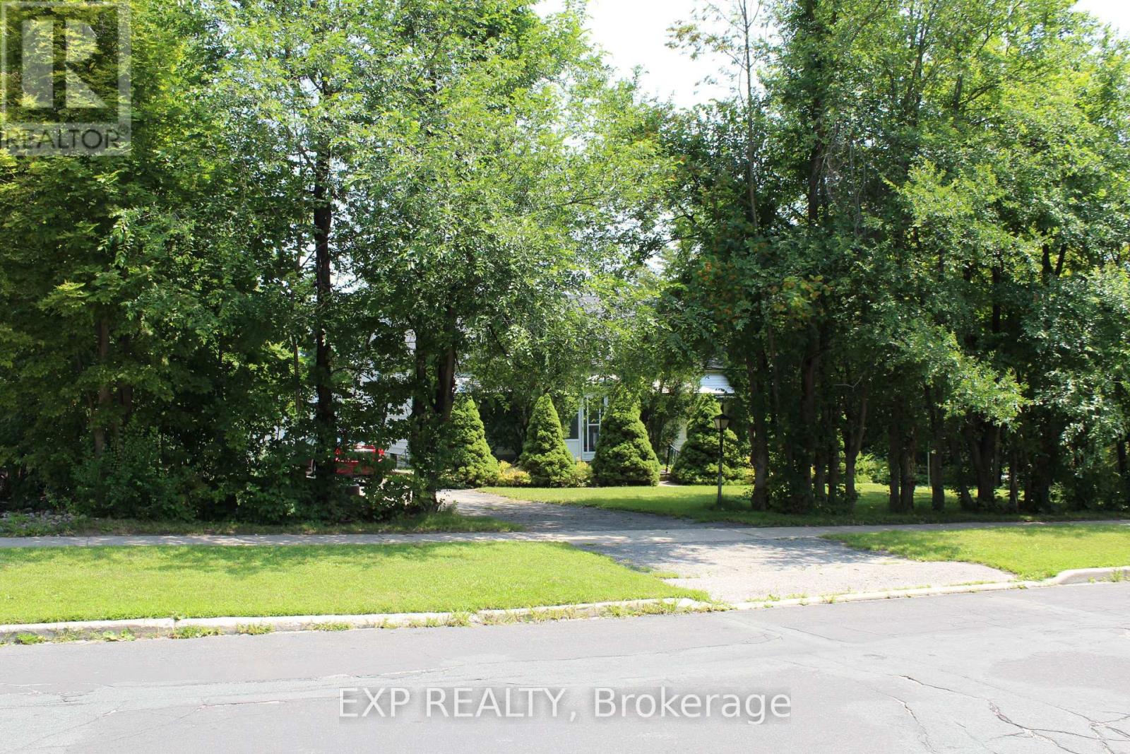 105 PUGET STREET - 2