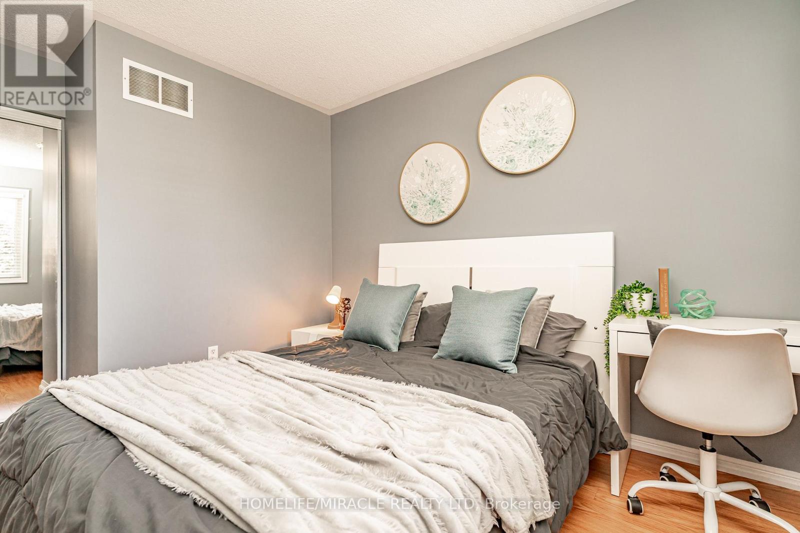 55 KEATS TERRACE - 24