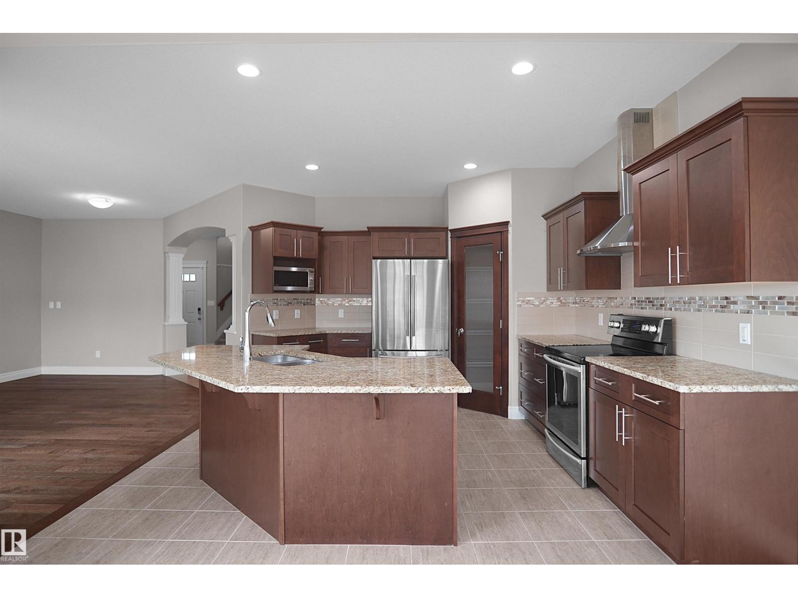 138 HENDERSON LI - Image 13