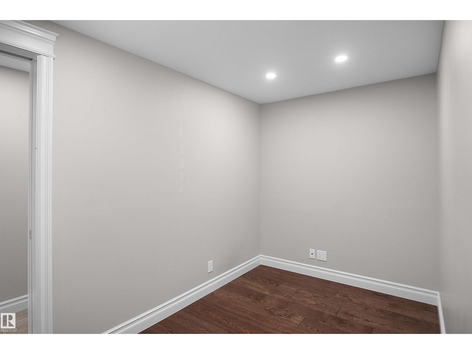 138 HENDERSON LI - Image 19
