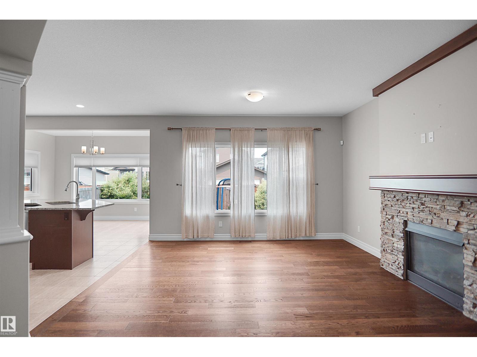 138 HENDERSON LI - Image 7