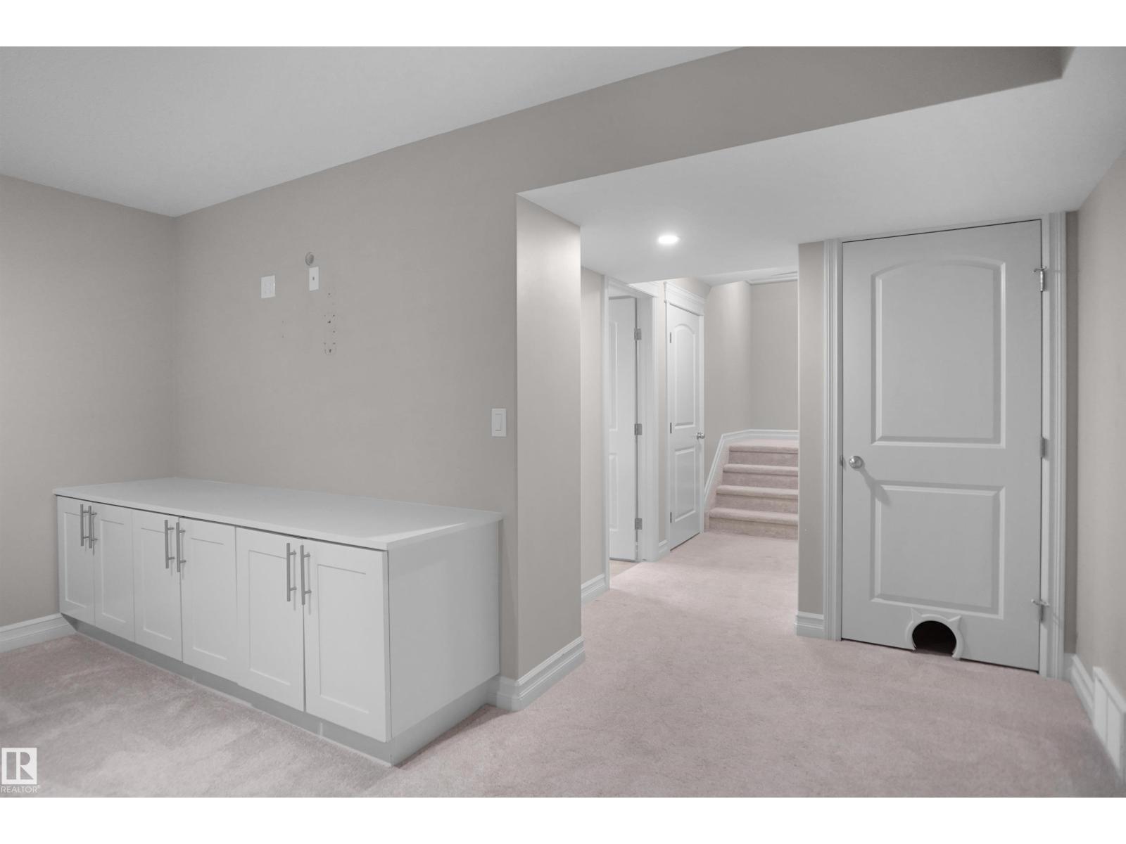 138 HENDERSON LI - Image 52