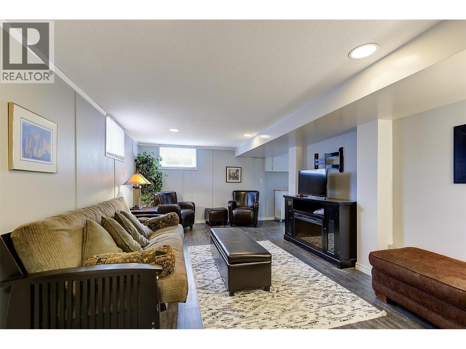 1040 Laurier Avenue - 21