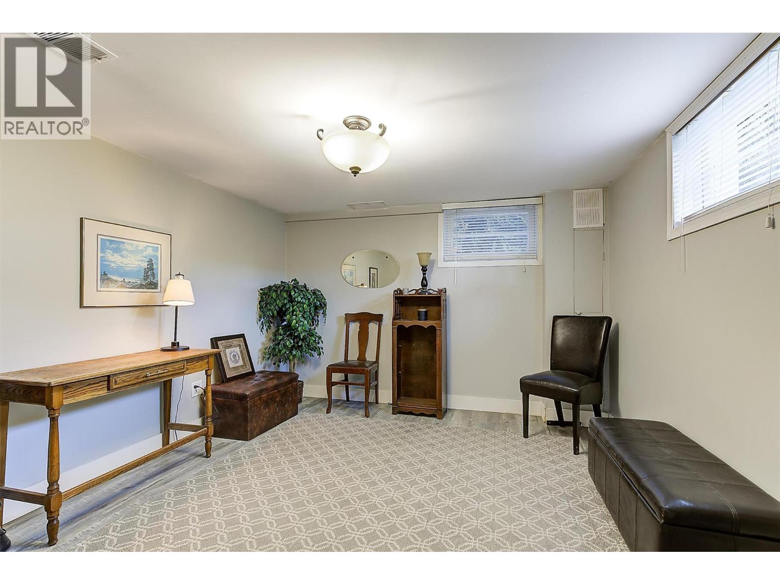 1040 Laurier Avenue - 26