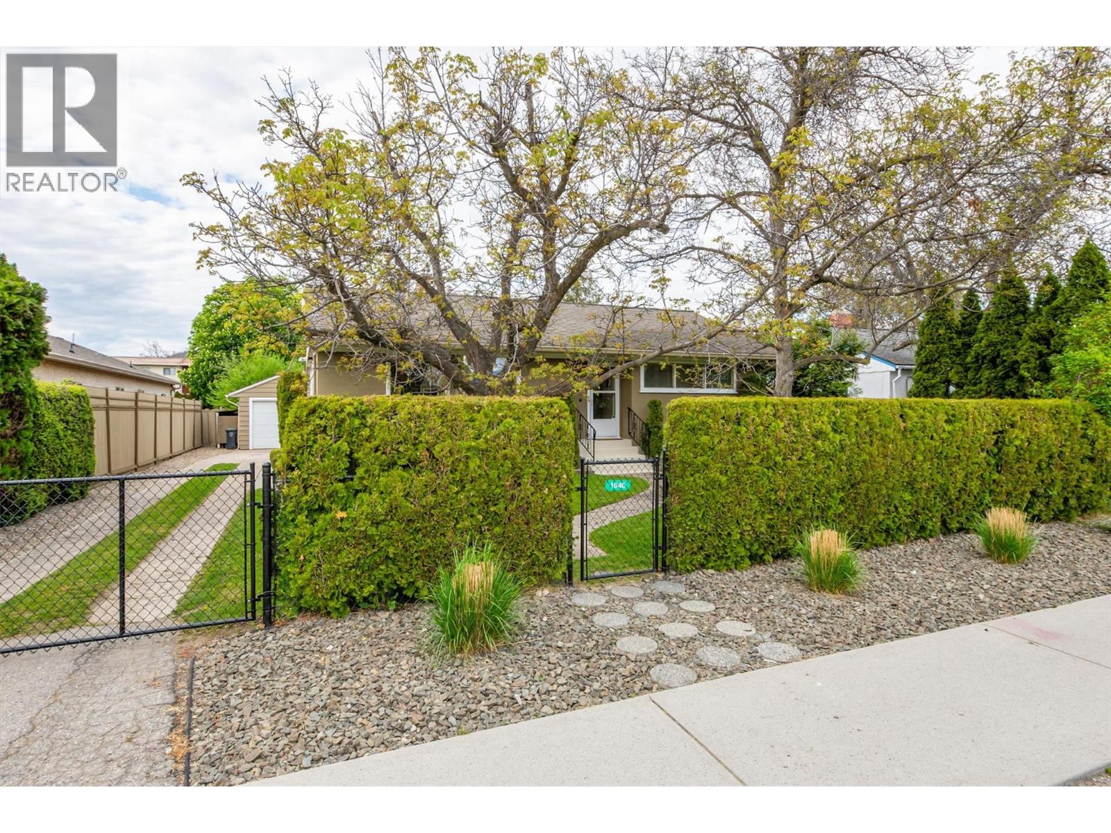 1040 Laurier Avenue - 41