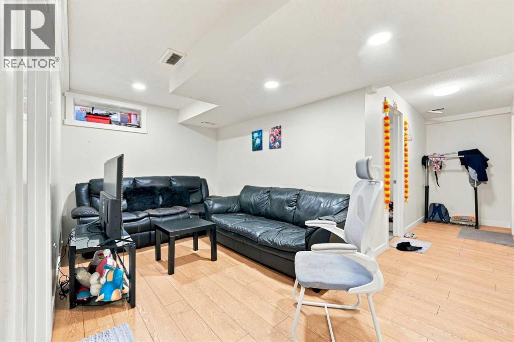 278 Martha's Manor NE - Image 37