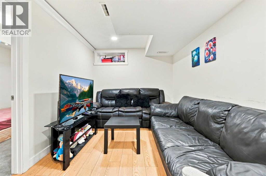 278 Martha's Manor NE - Image 38