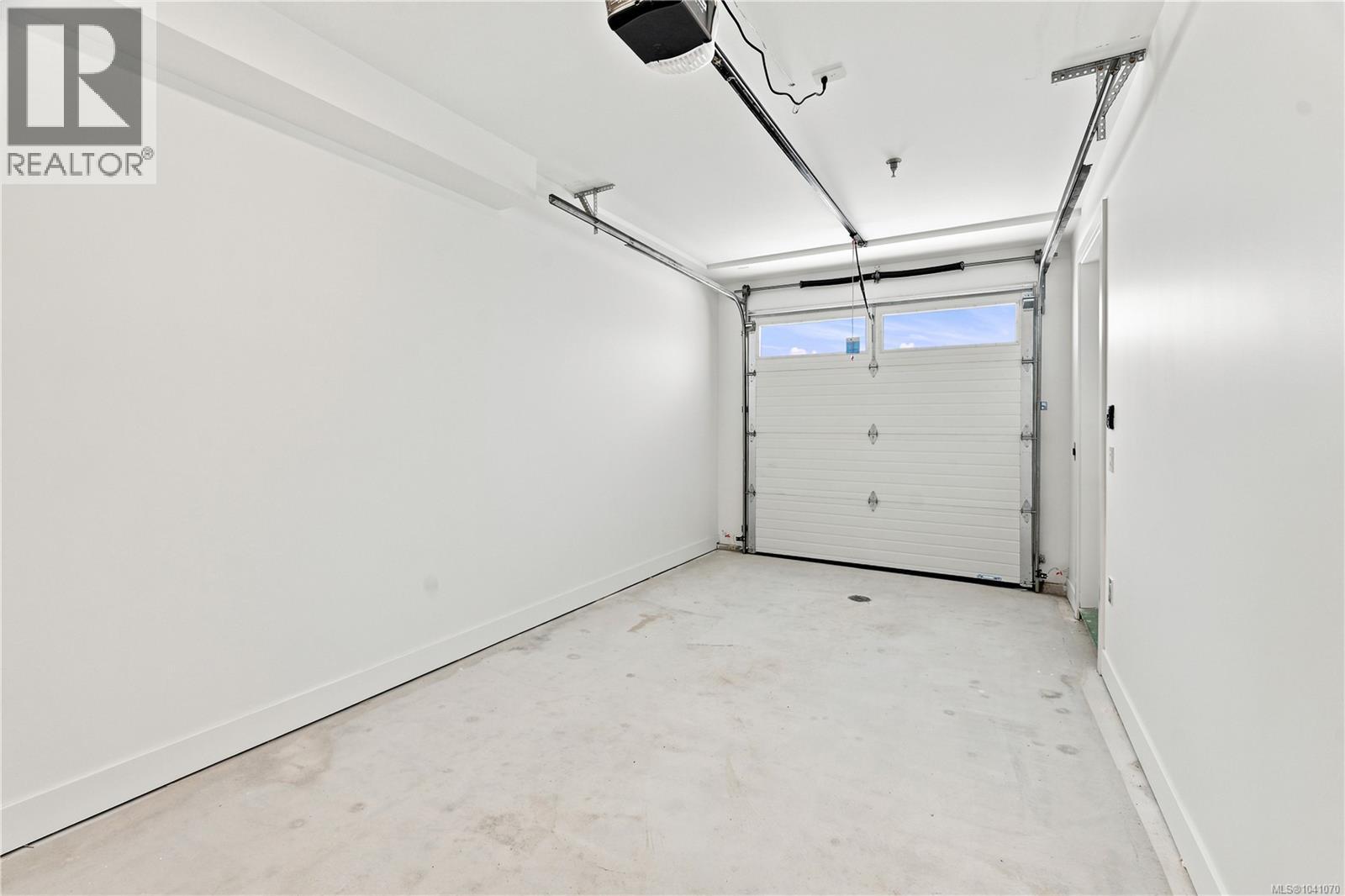 836 BLACKBIRD Pl - 33