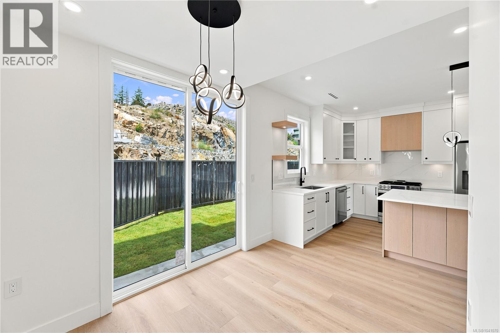 836 BLACKBIRD Pl - 10