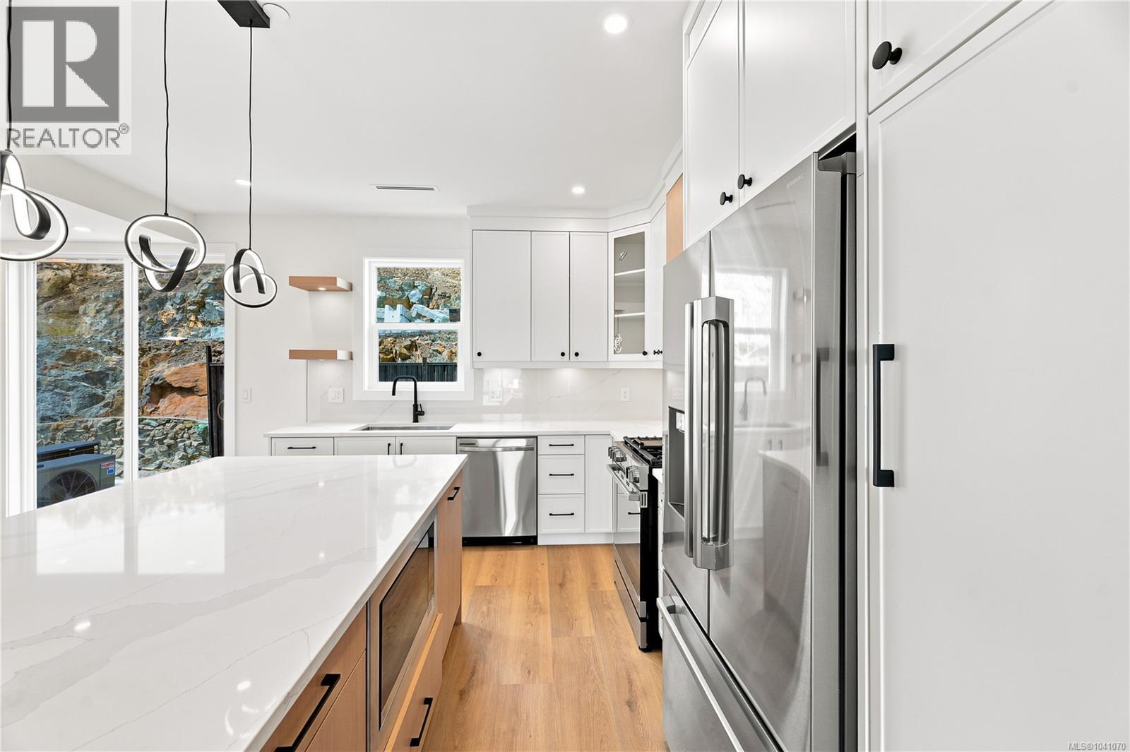 836 BLACKBIRD Pl - Image 9