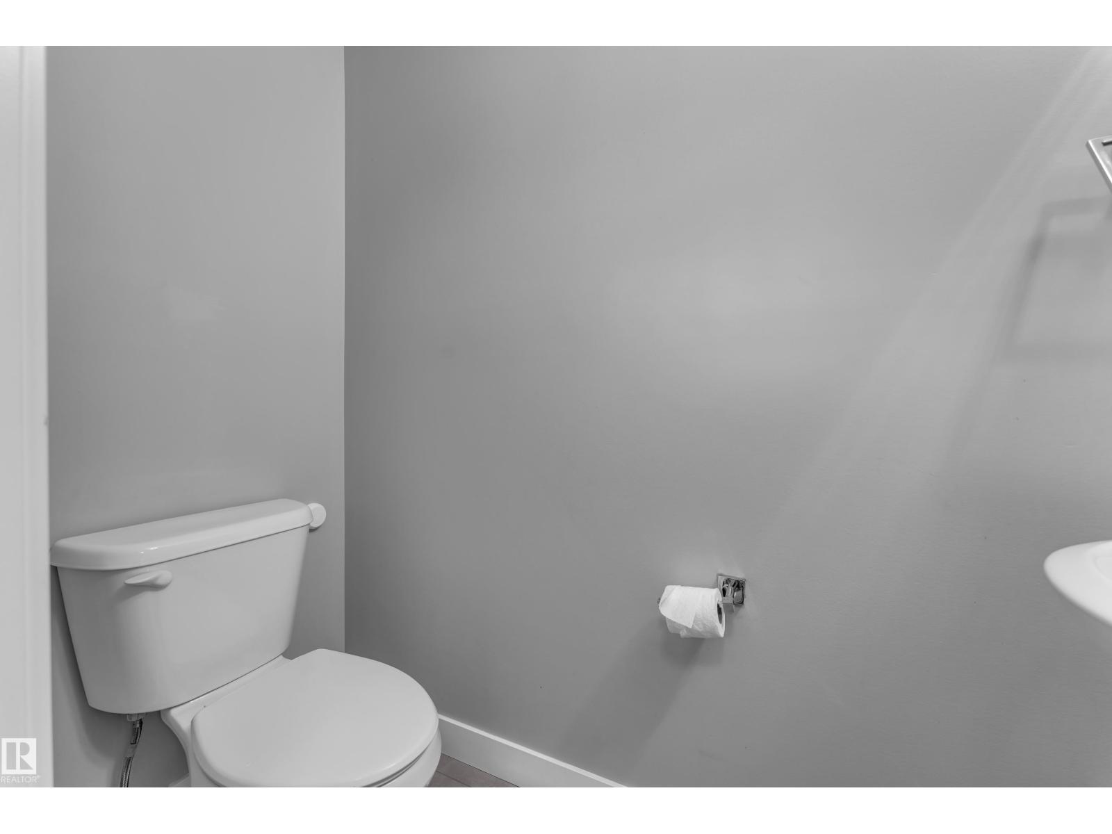 12221 117 AV NW - Image 24