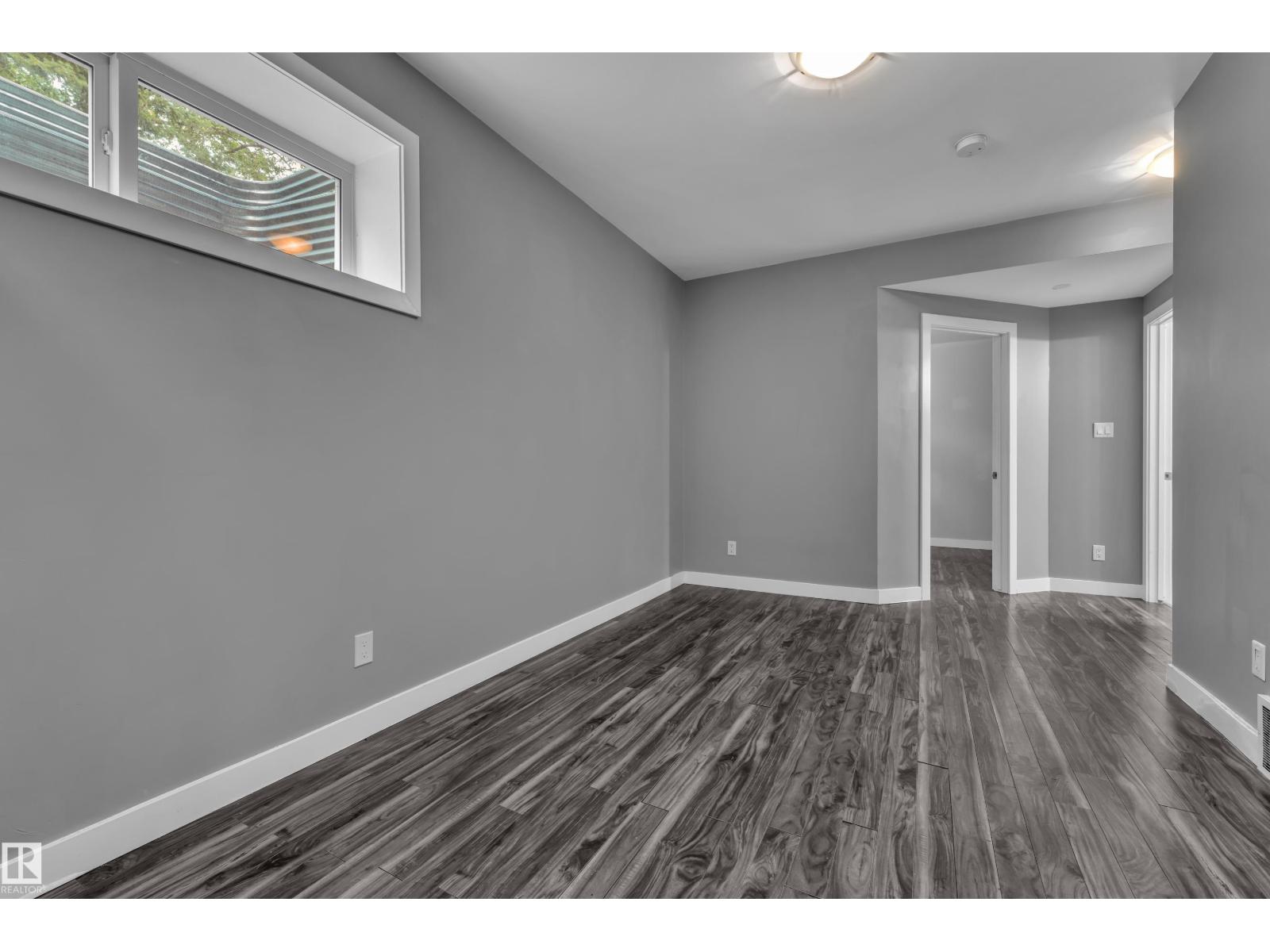 12221 117 AV NW - 26