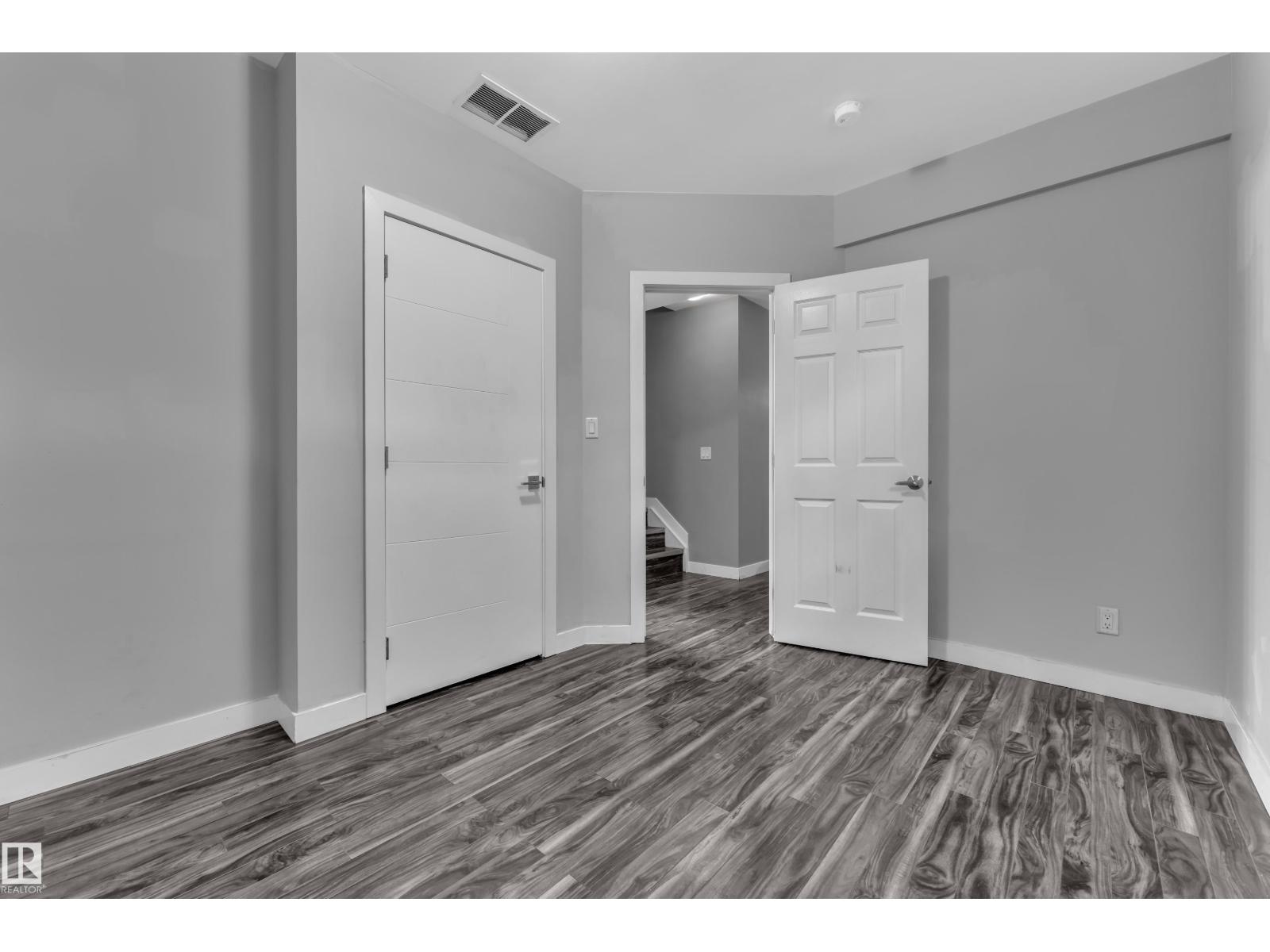 12221 117 AV NW - 28