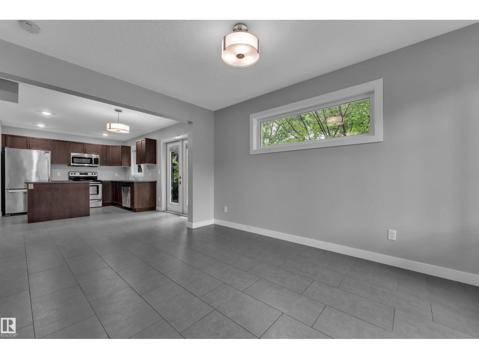 12221 117 AV NW - Image 5