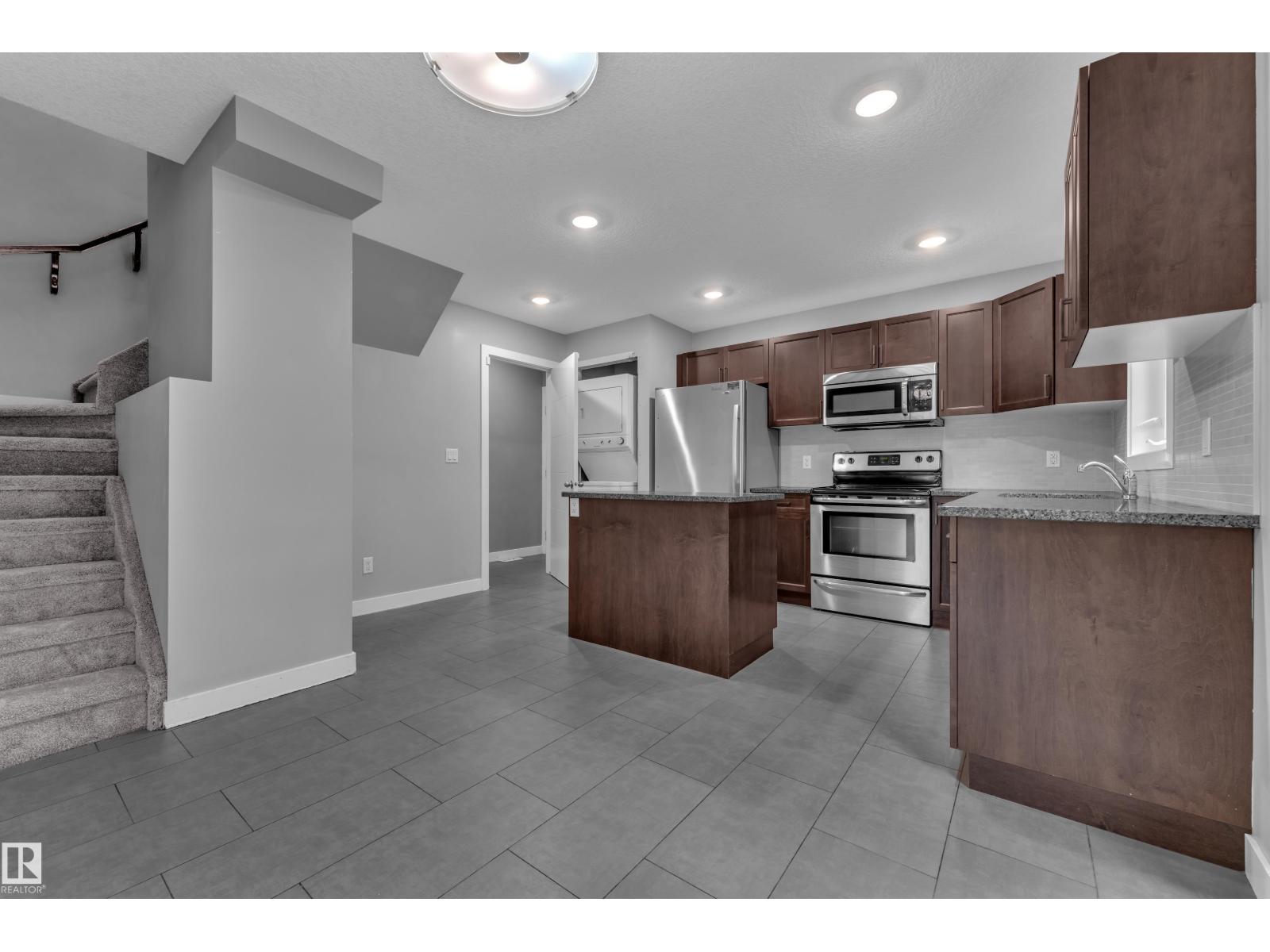 12221 117 AV NW - Image 8