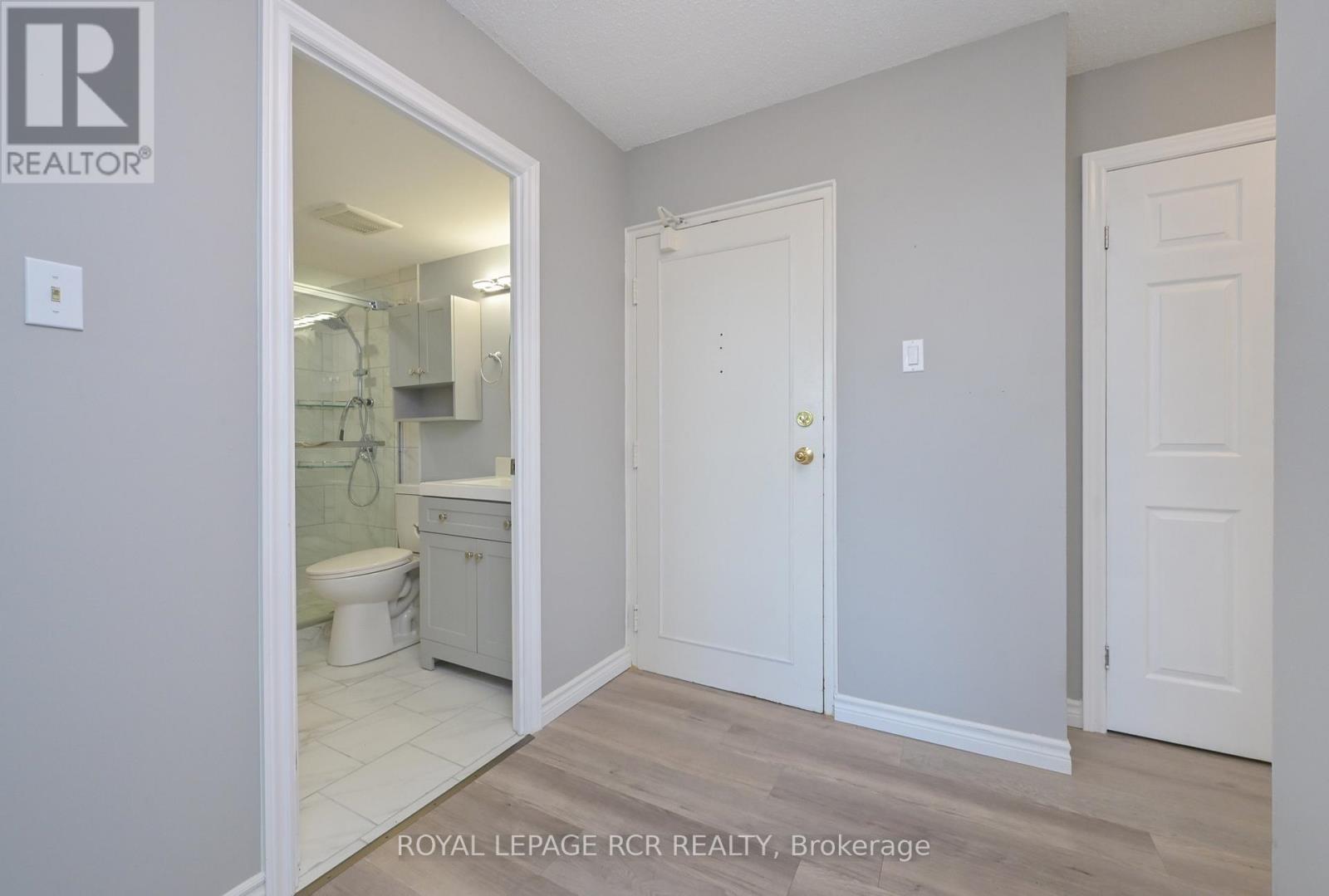 ##404 8 FEAD STREET - 5