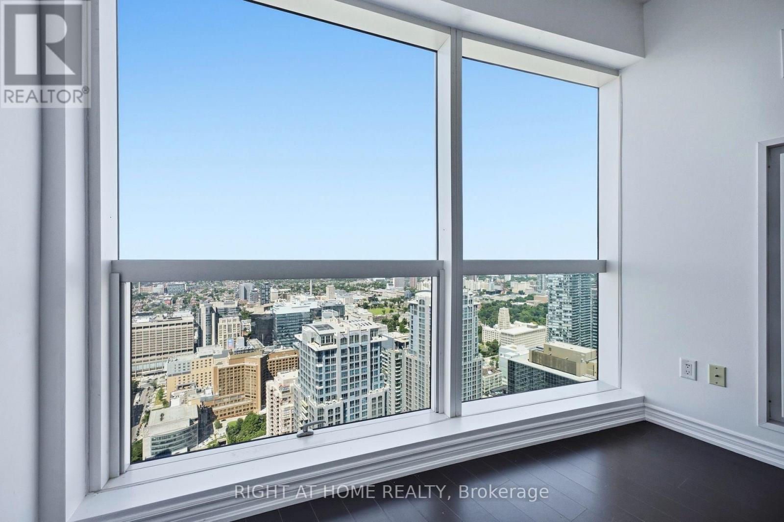 #5614 386 YONGE STREET - 10