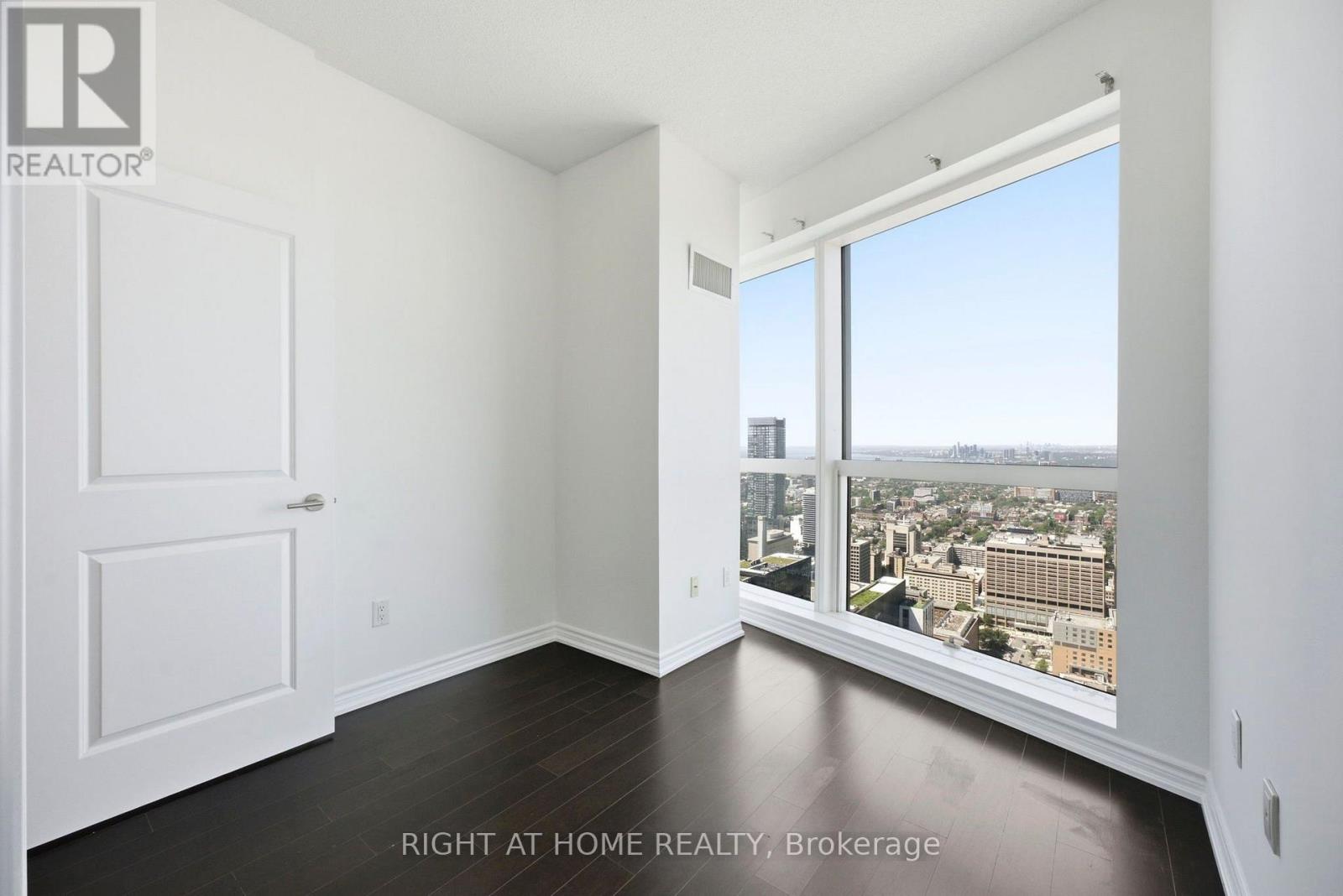 #5614 386 YONGE STREET - 13