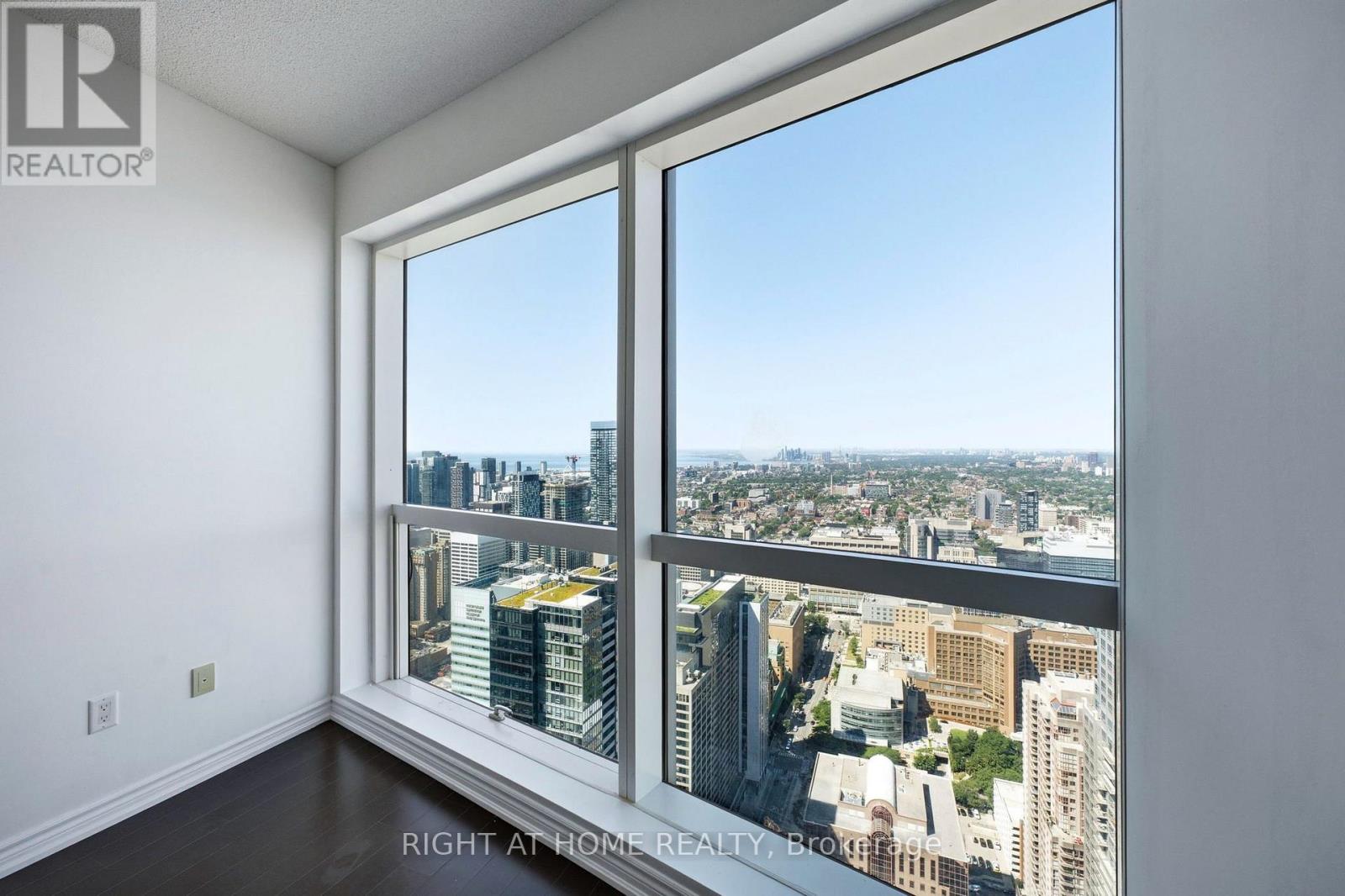 #5614 386 YONGE STREET - 9