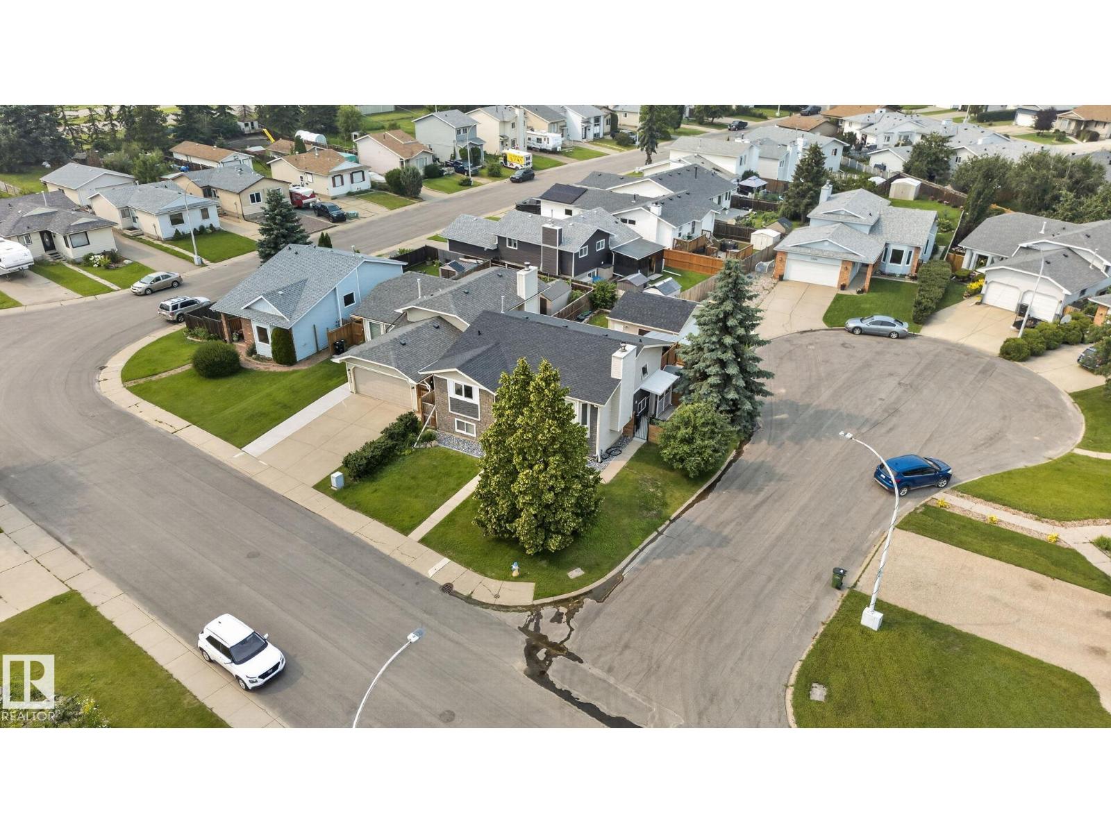 9530 174 AV NW, Lago Lindo, Edmonton photo 2