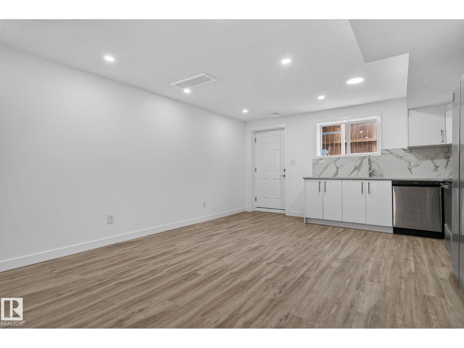 9530 174 AV NW - 40