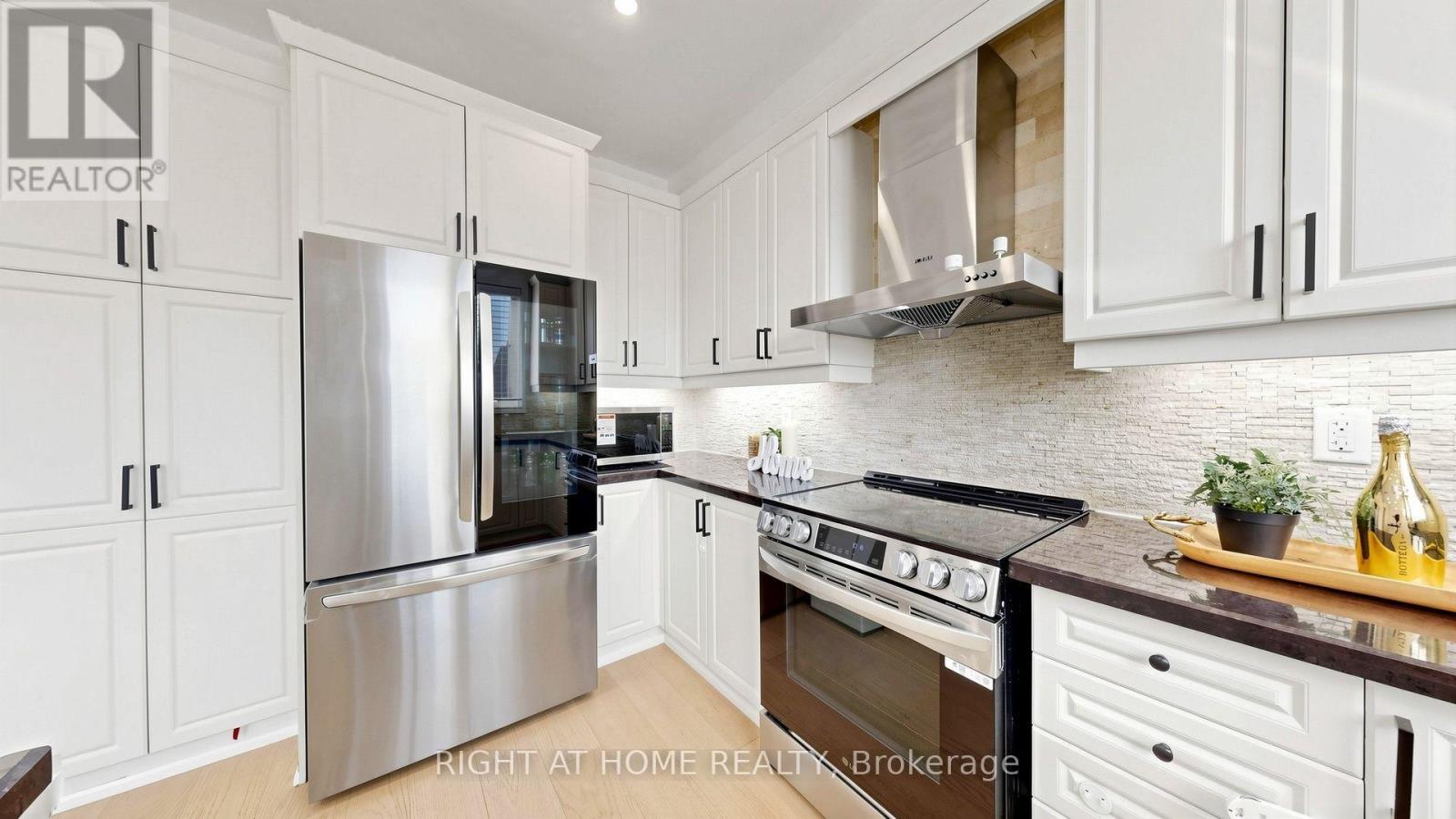 19 HEANEY COURT - 18