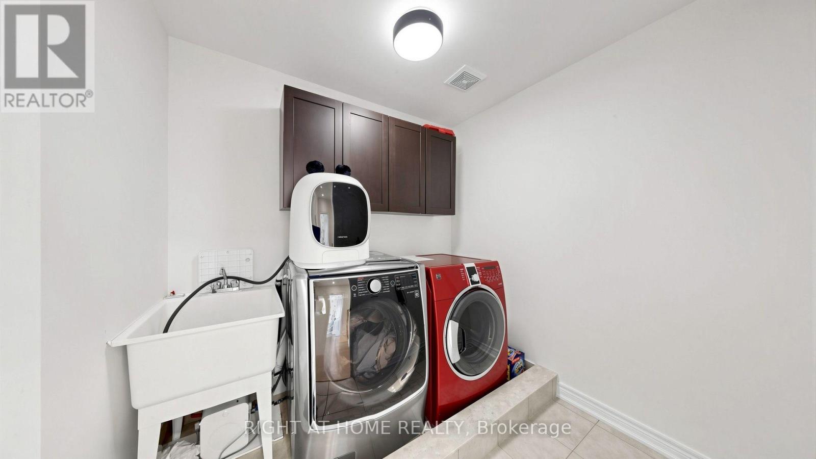 19 HEANEY COURT - 43