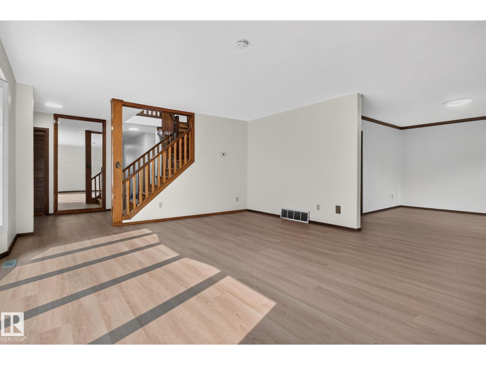 12121 42 ST NW - Image 15