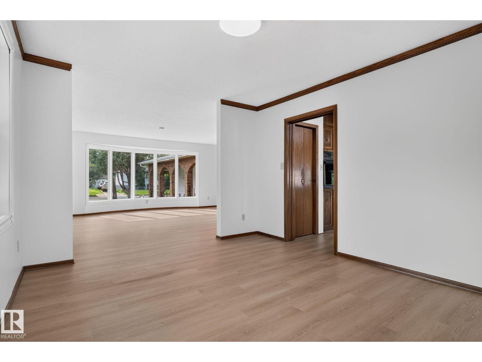 12121 42 ST NW - Image 19