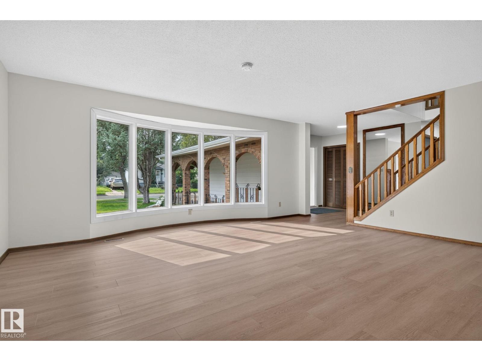 12121 42 ST NW - Image 14