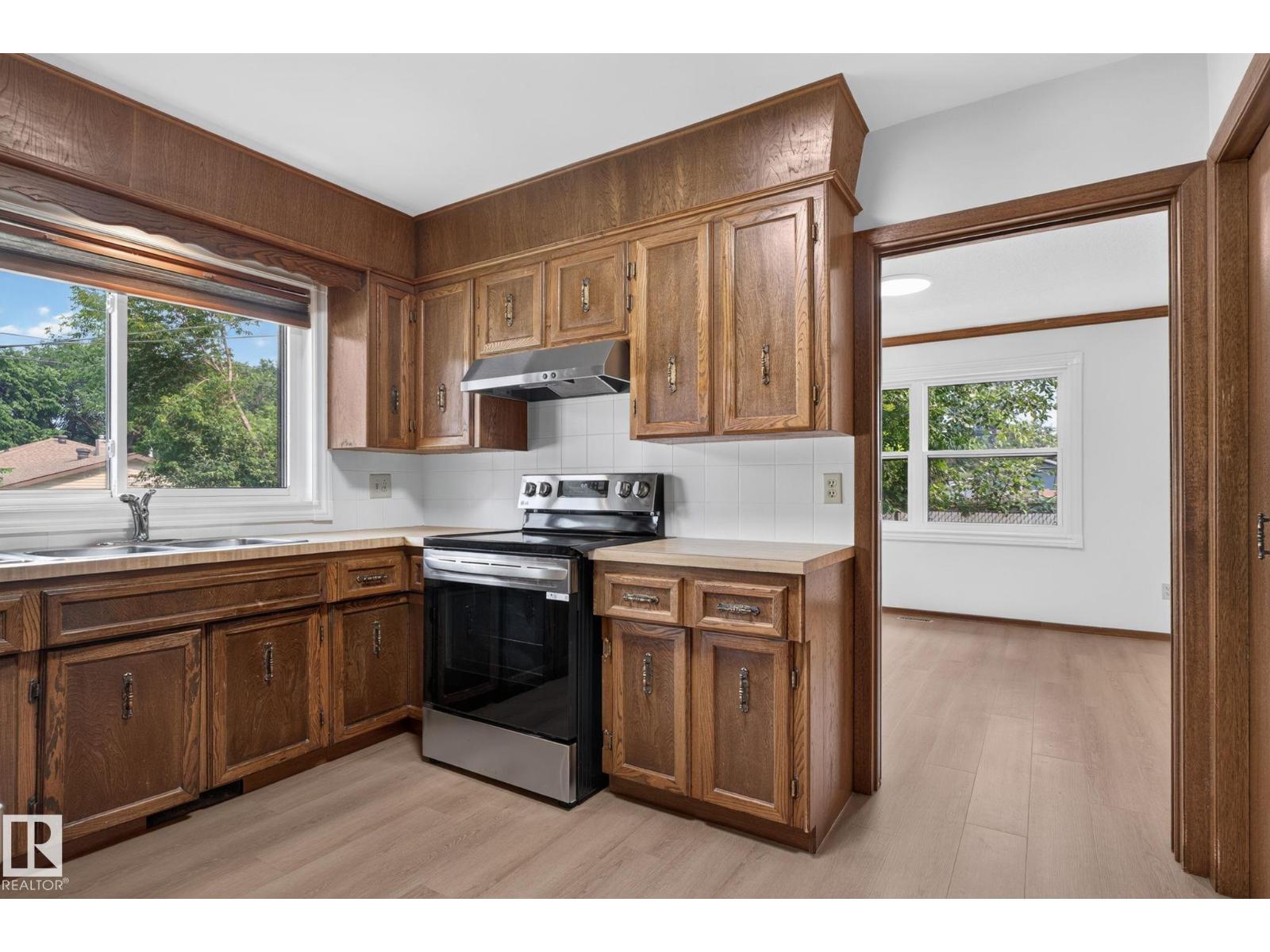 12121 42 ST NW - Image 21