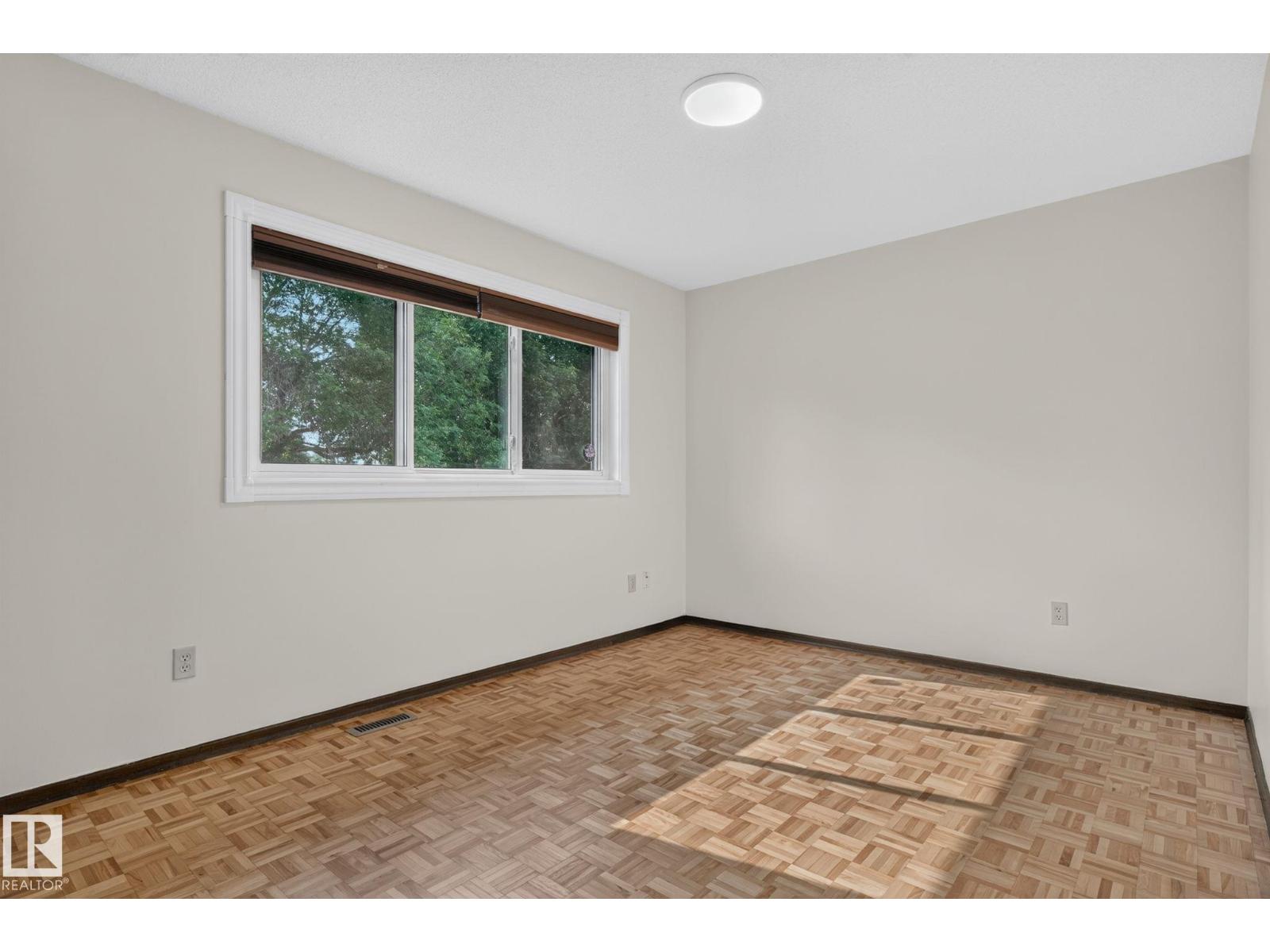 12121 42 ST NW - Image 60