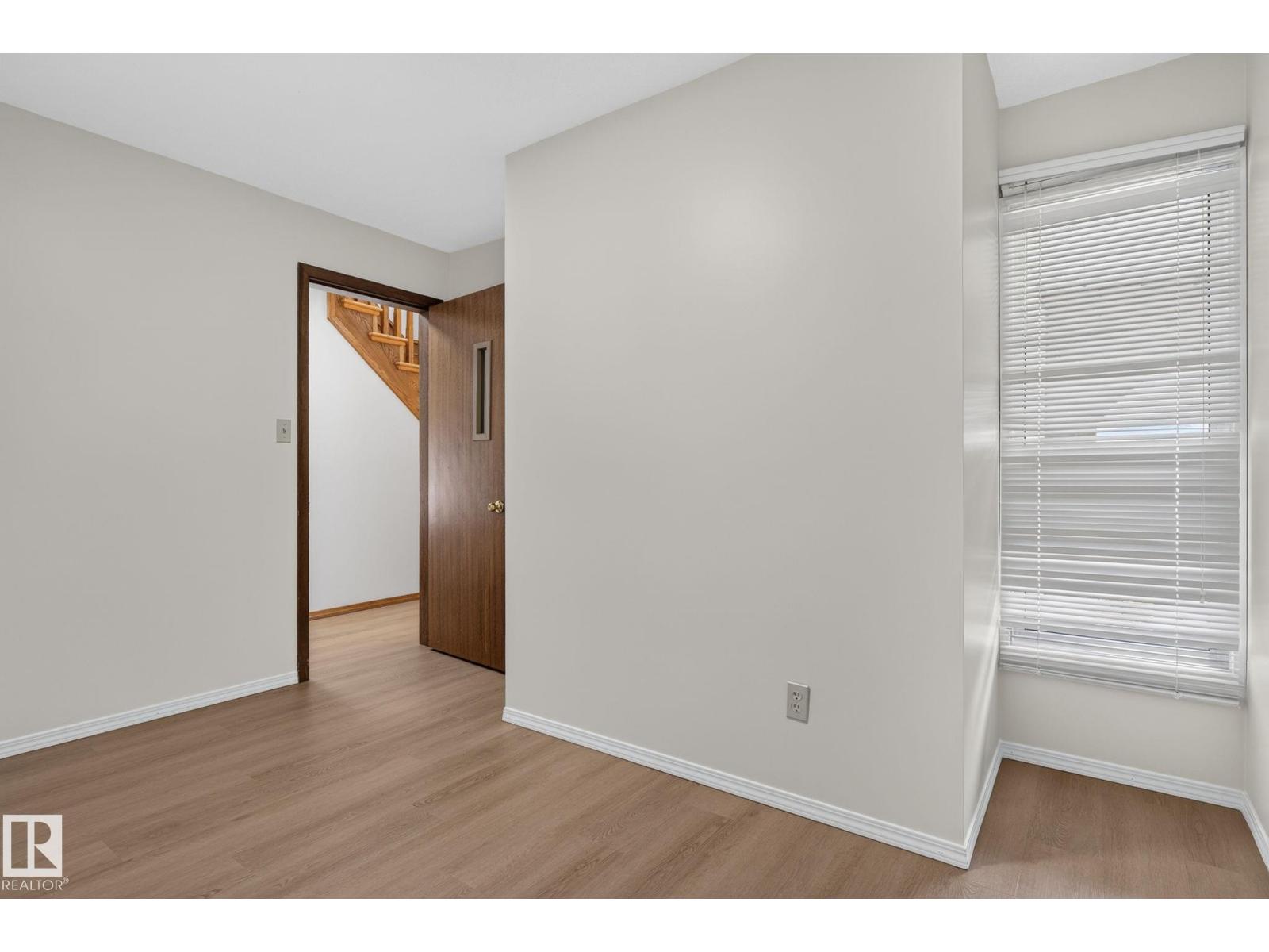 12121 42 ST NW - Image 37