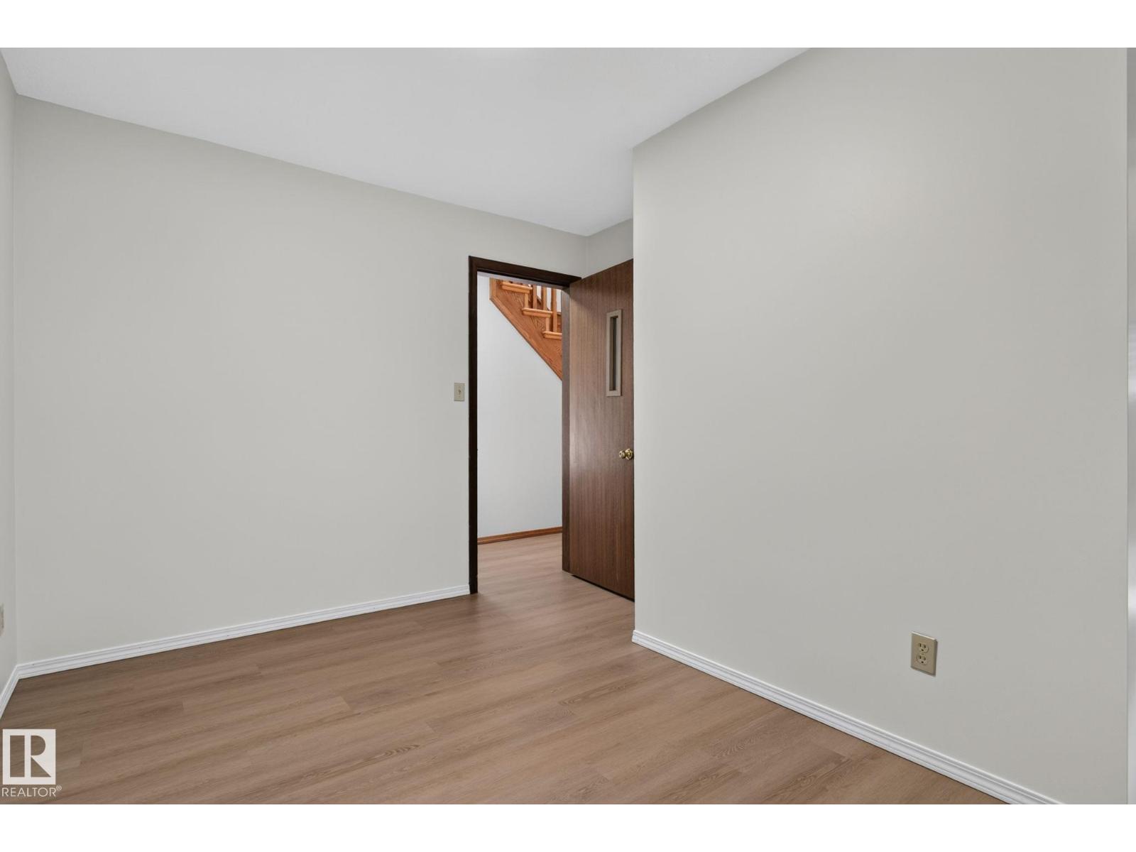 12121 42 ST NW - Image 38