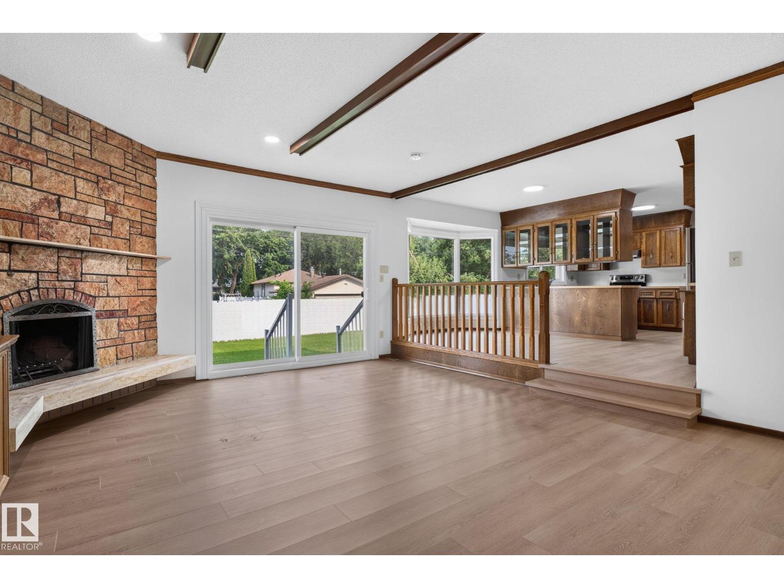 12121 42 ST NW - Image 32