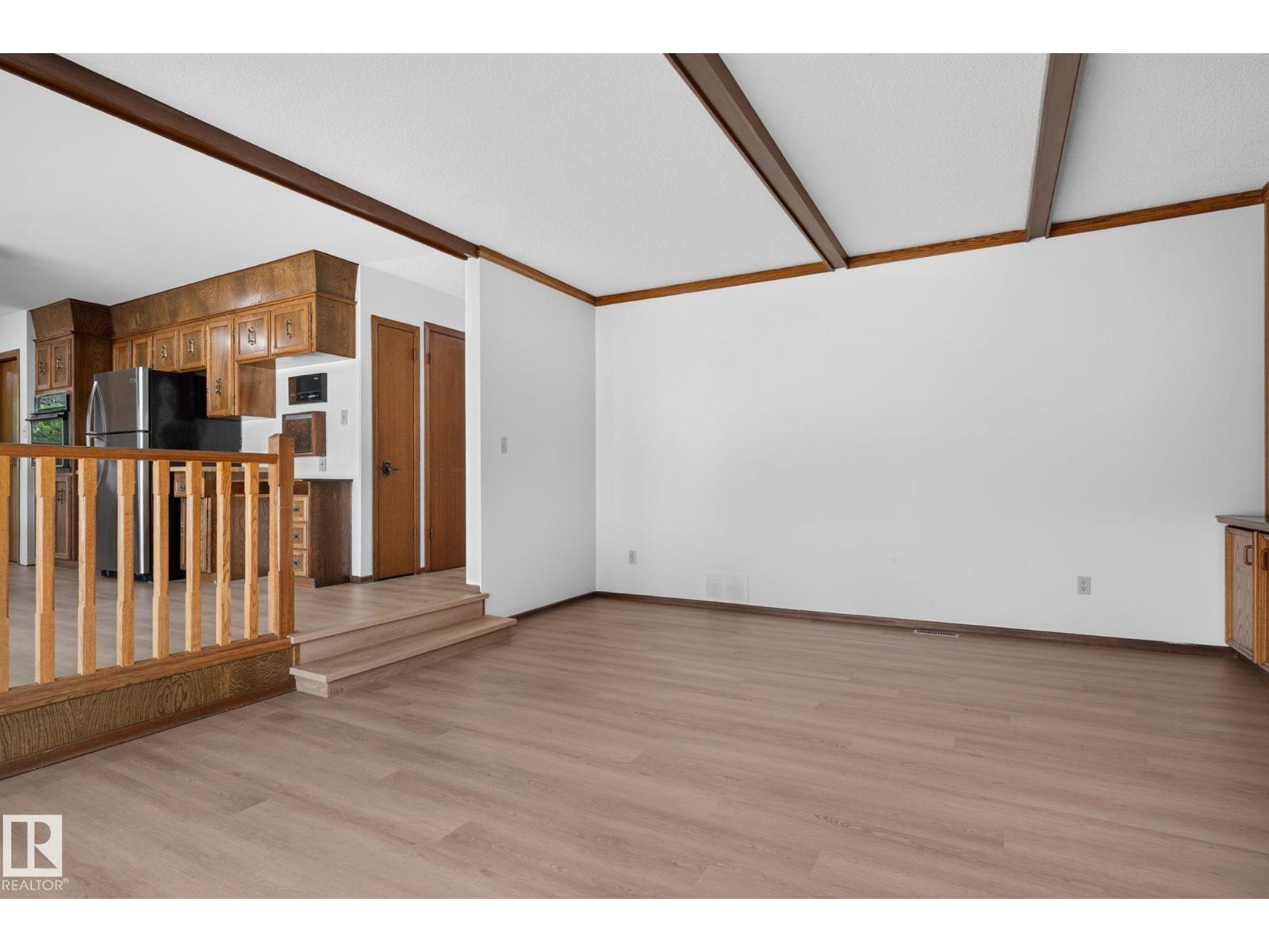 12121 42 ST NW - Image 33