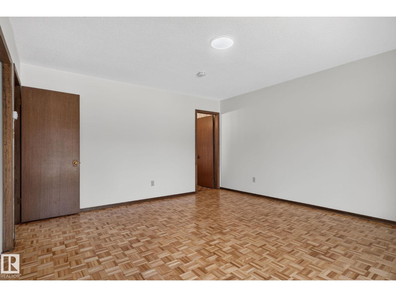 12121 42 ST NW - Image 46