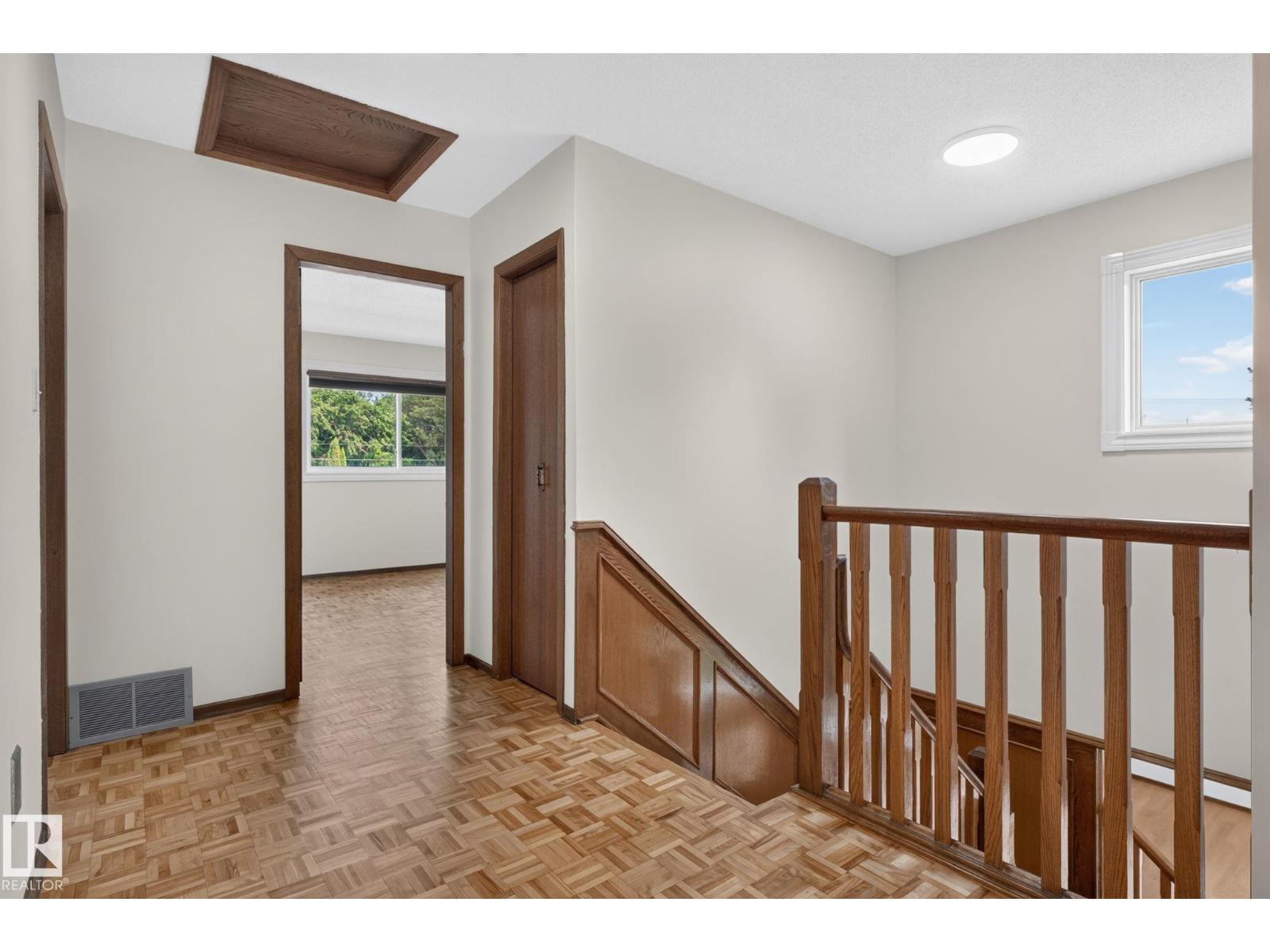 12121 42 ST NW - Image 54