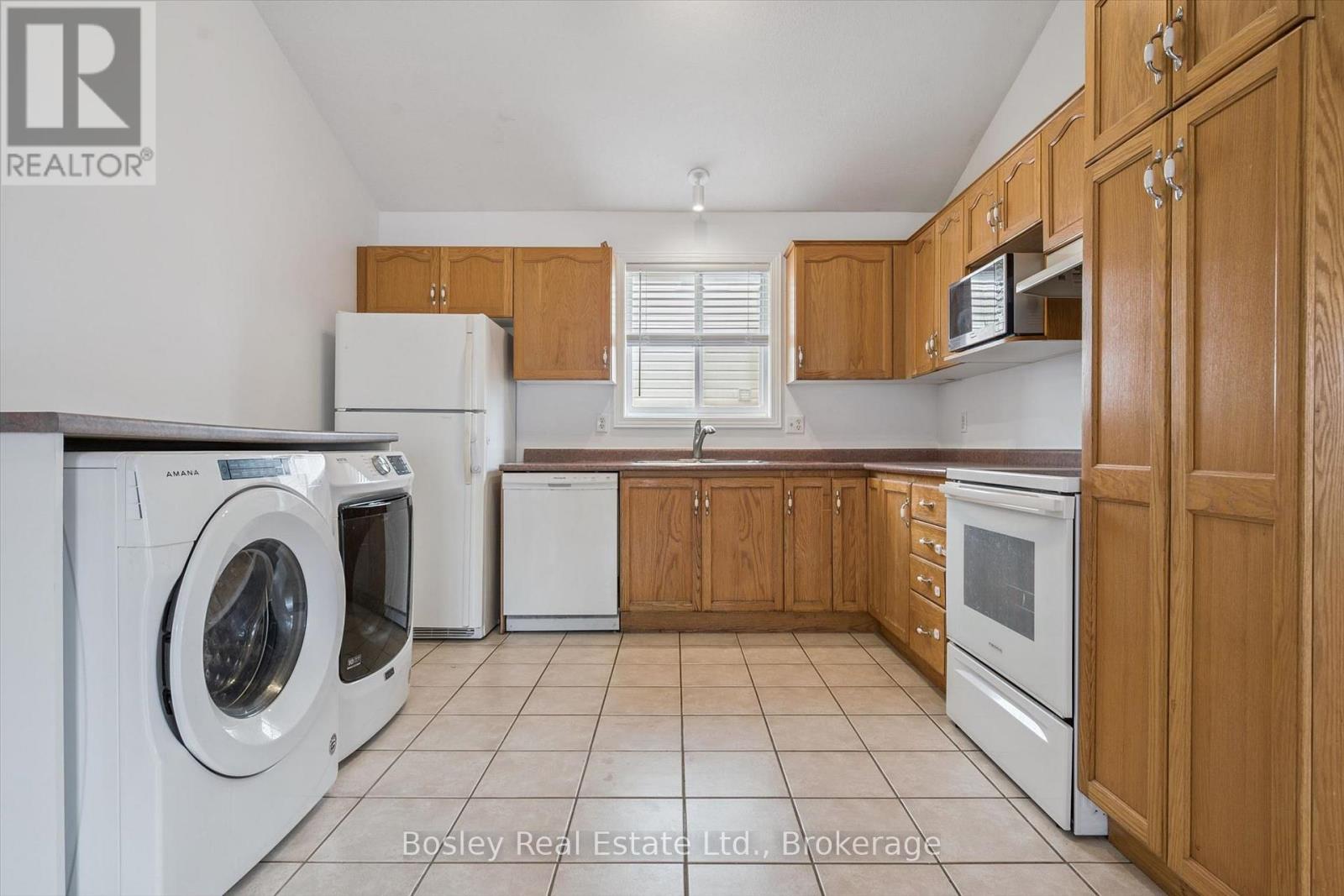 4 HAYWARD CRESCENT - 13